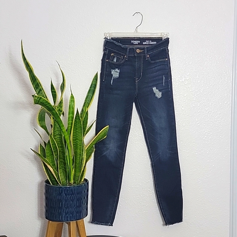 Levi's High Rise- Ankle Jeggings- Size 1, 25 Frayed Hems